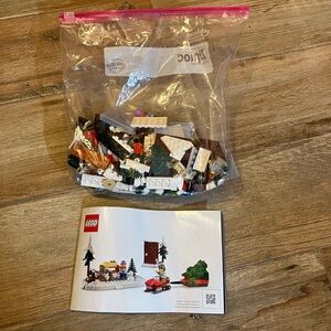 LEGO Festive Snow Adventure Set